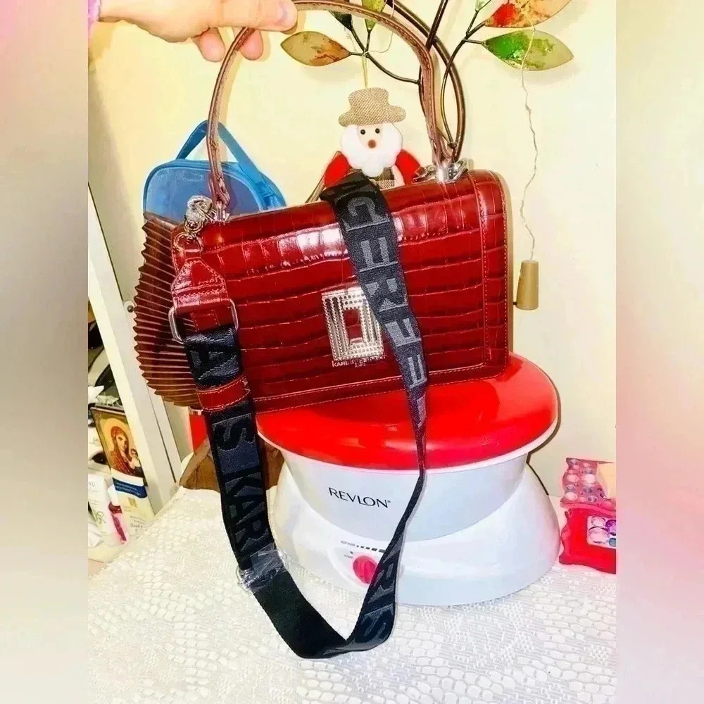 🤩Authentic Karl Lagerfeld Leather Bag  Brand New 🤩